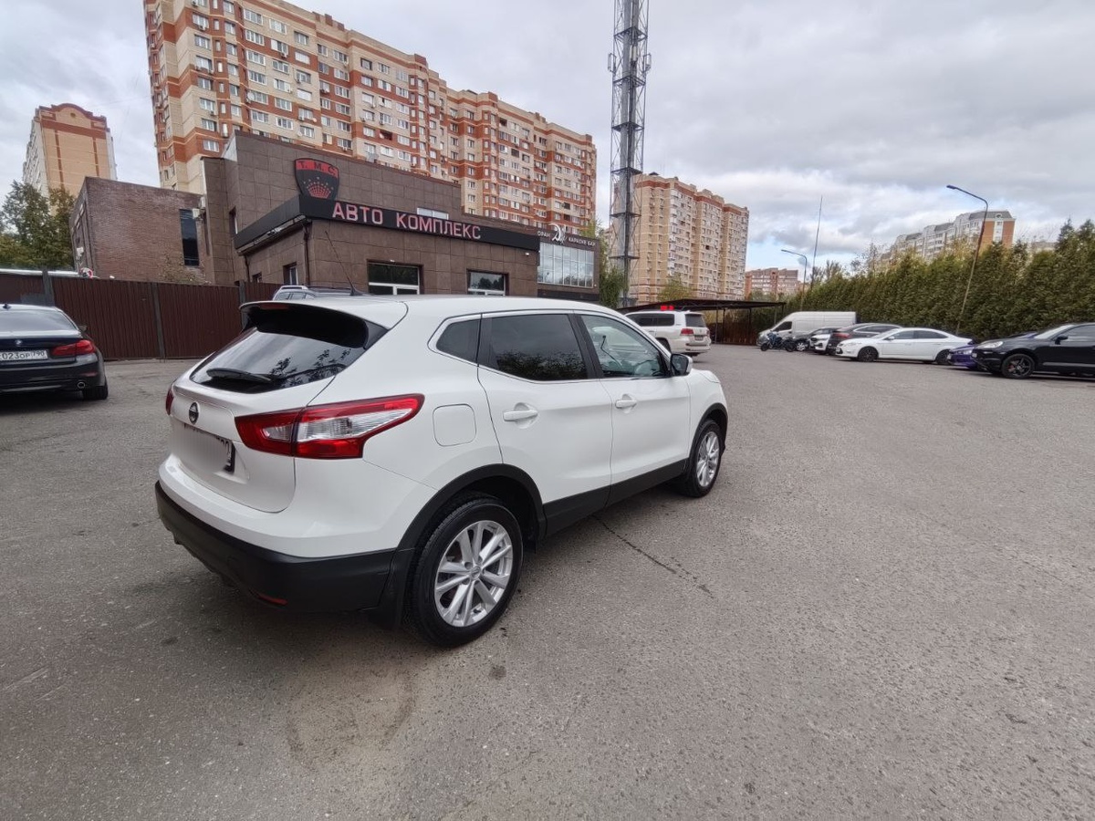 Ниссан Кашкай вид сзади