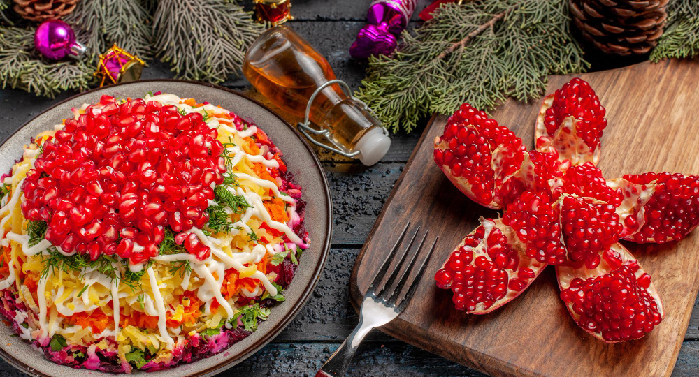 Пять салатов, которые покорят ваших гостей: Секреты шефа для безупречного вкуса