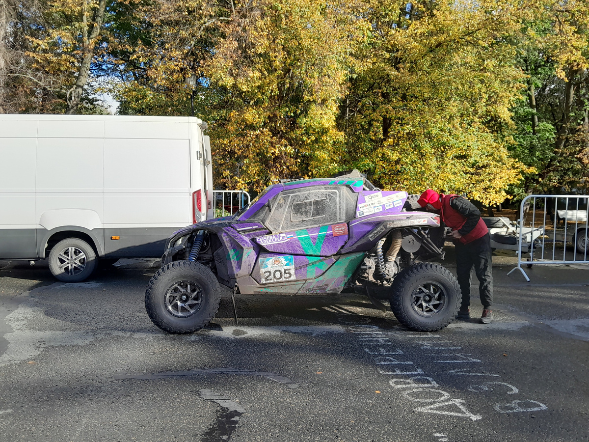 Тачки-тачечки-тачилы (фото автора)