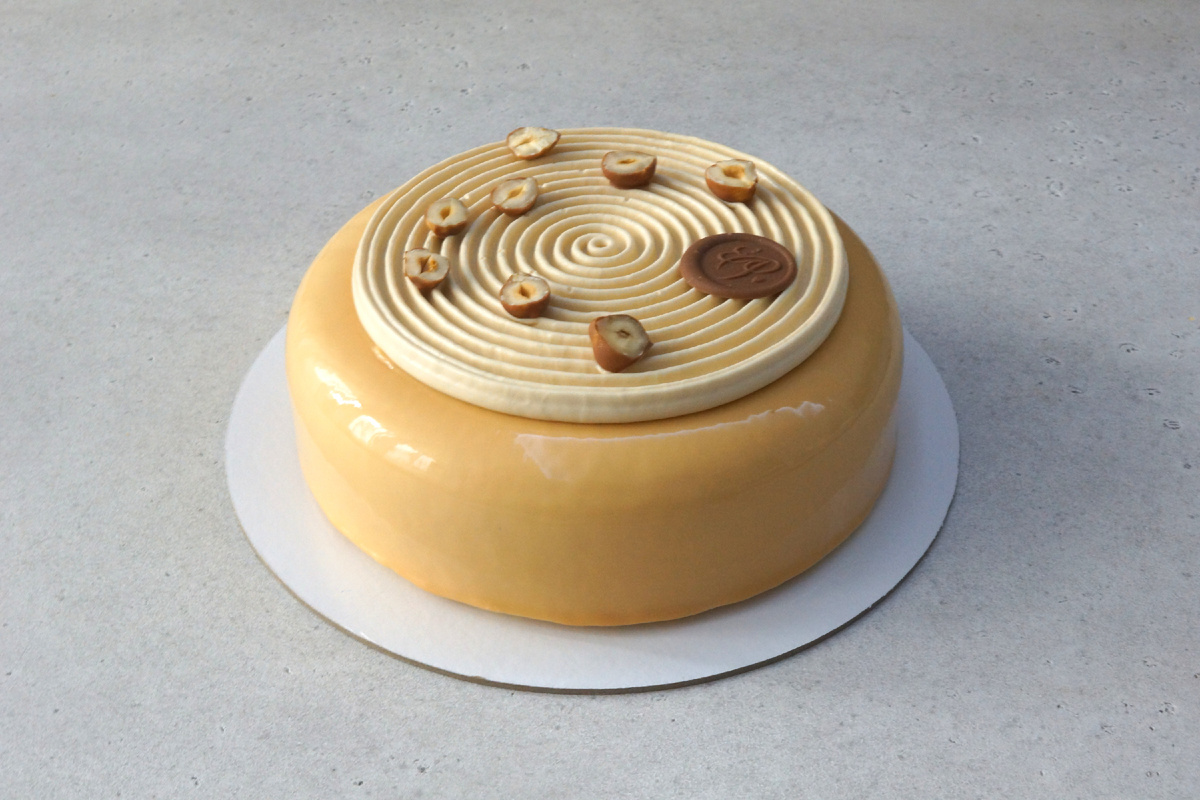 Муссовый торт "Фундук-карамель - молочный шоколад"