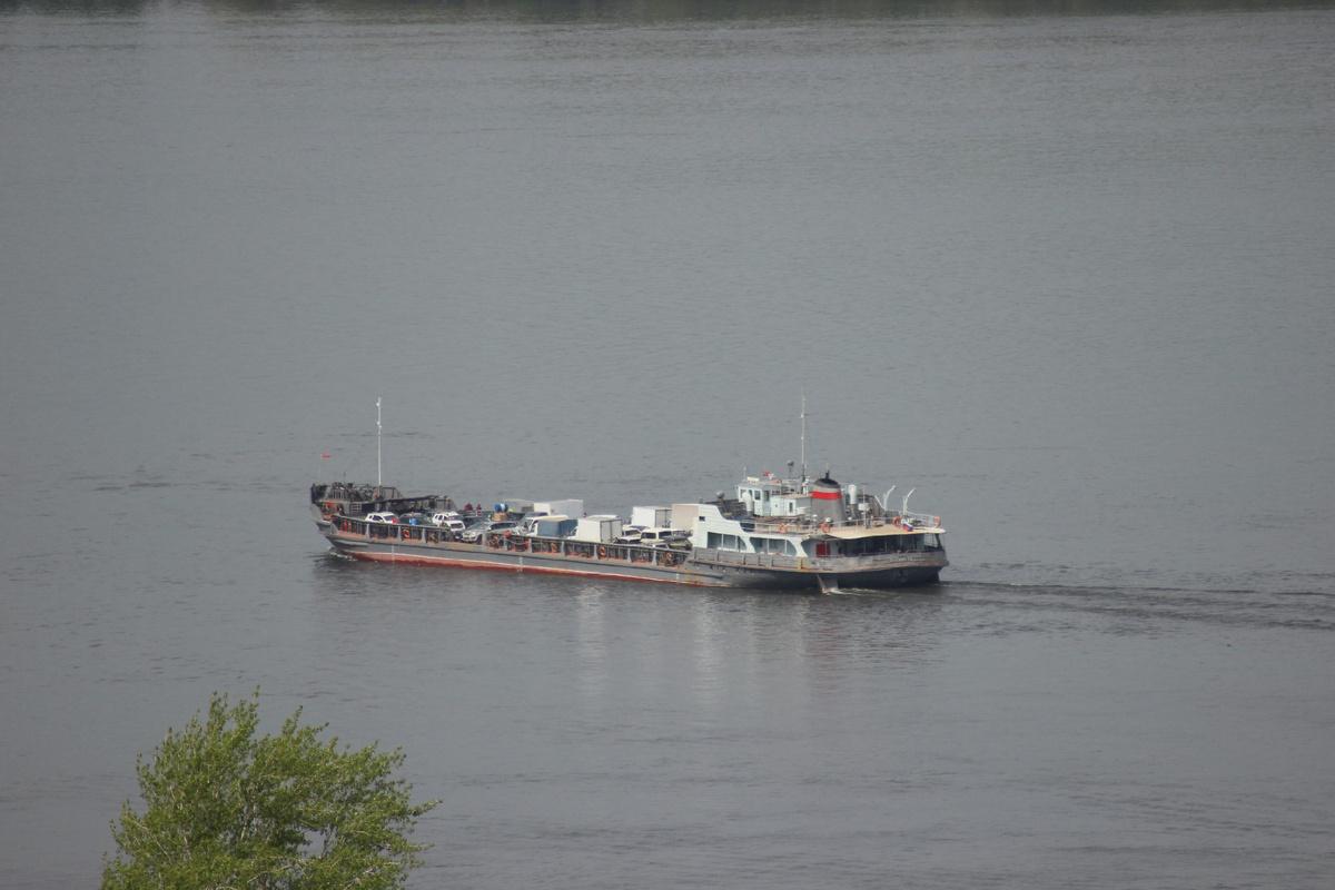 Теплоход "Окский" пошел на Рождествено