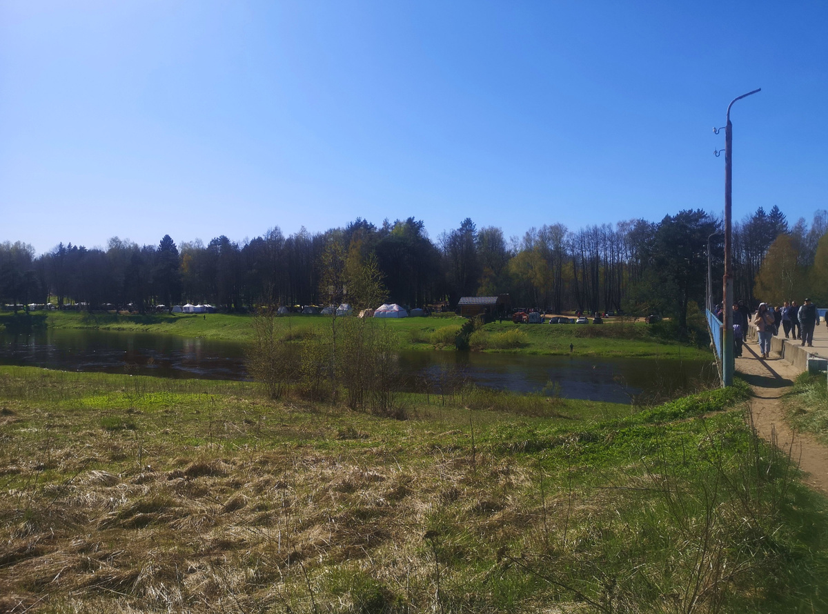 Вид со стихийной парковки