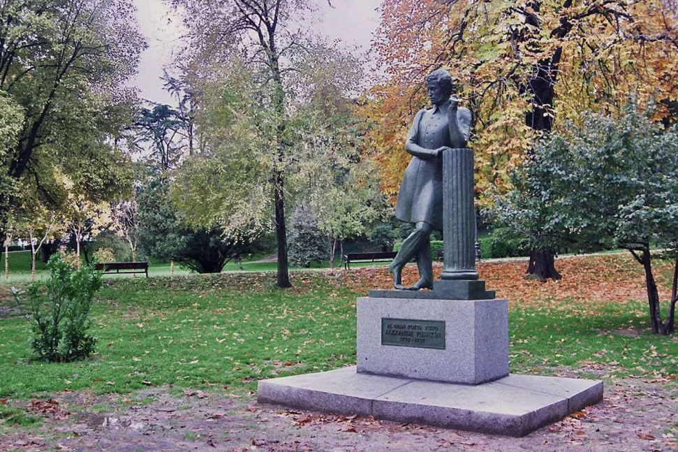 Памятник Пушкину в Мадриде