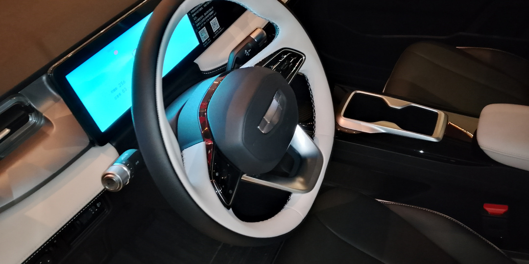 Наконец то заглянул под капот китайского электромобиля