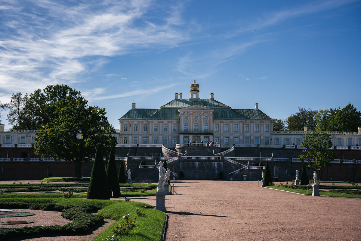 Большой (Меншиковский) дворец