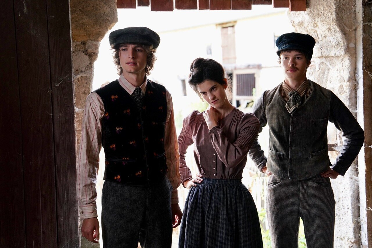 🎬 «Цвета времени» — как оживить прошлое через фотографии