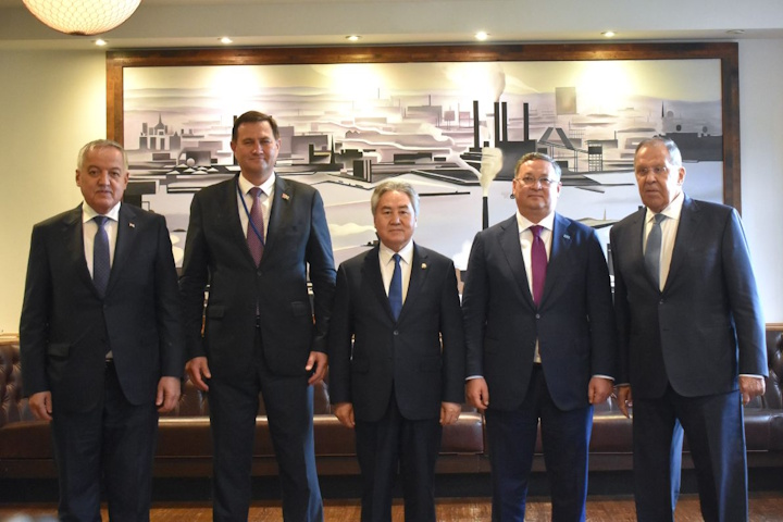    Министры иностранных дел стран-участниц ОДКБ провели встречу в Нью-Йорке.   
источник фото: пресс-служба ОДКБ.