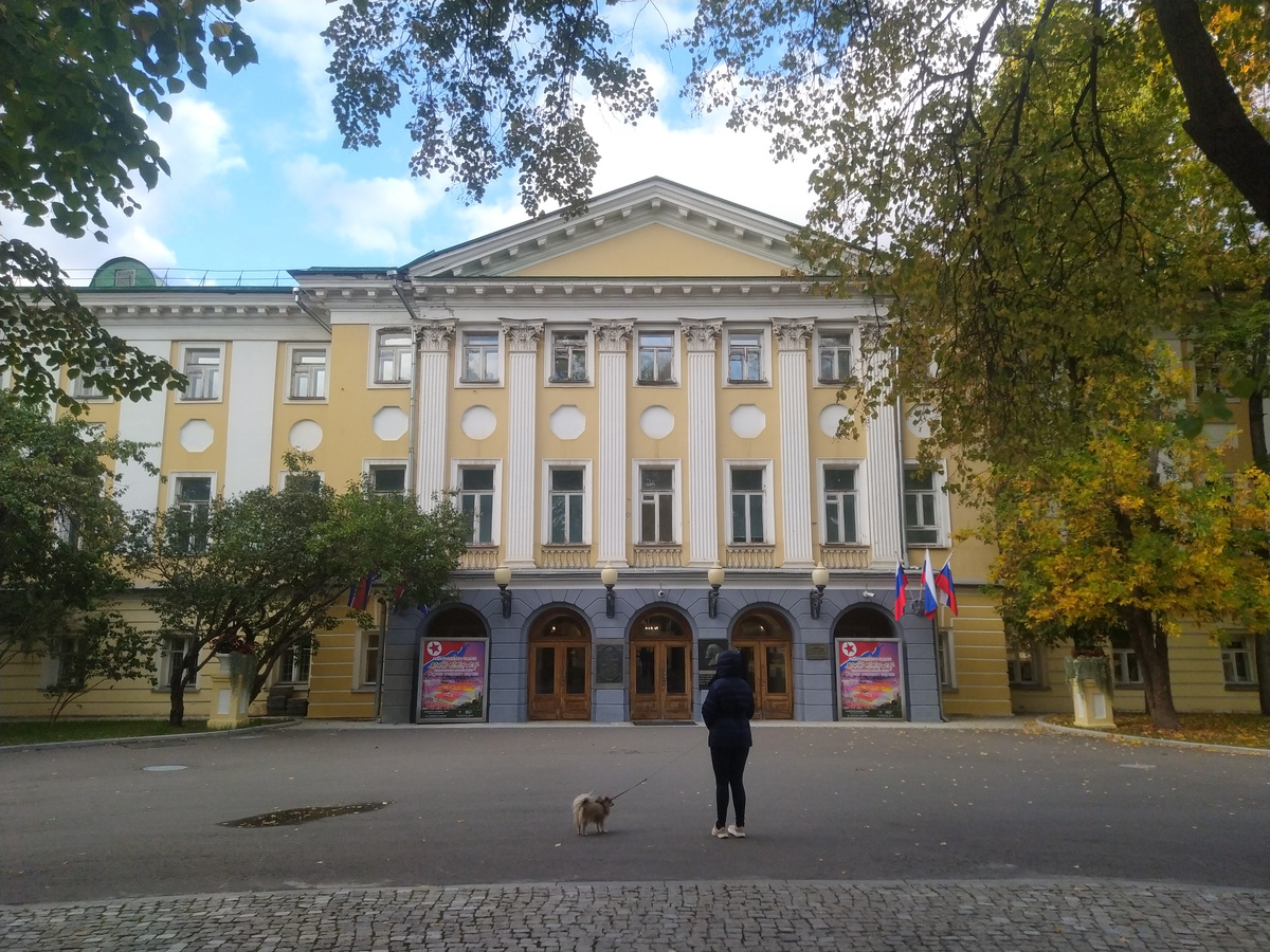 Всероссийский музей декоративного искусства, где проходит выставка художников из КНДР