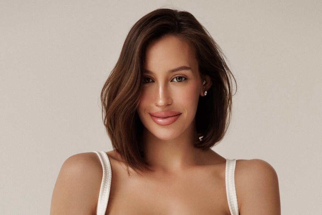     «Как хорошо иметь старшую сестру!»: невеста Тимати показала крошку-дочь с сестрой Алисой