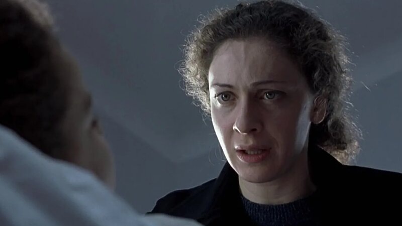 Ксения Раппопорт в роли Ирэны