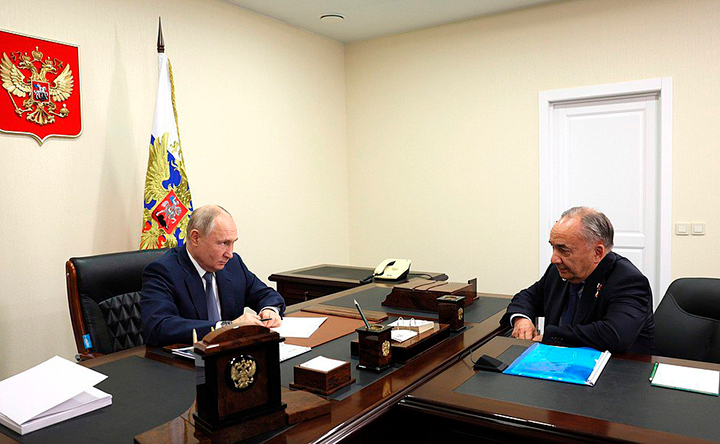    Фото: Встреча Владимира Путина и Александра Иноземцева. 2023 год. Фото kremlin.ru