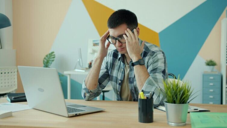    Когда сердце болит от нервов? Фото: Vitaly Gariev on Unsplash