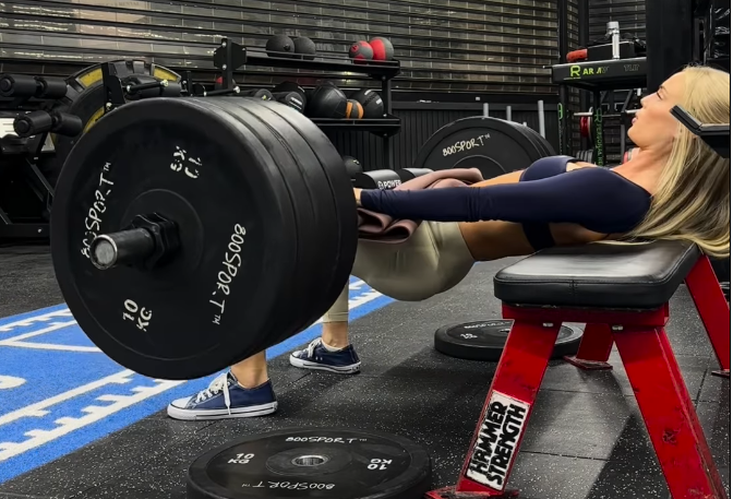 Ягодичный мост с большим весом