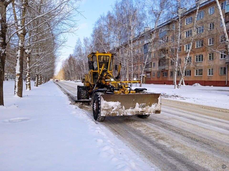    Уборка снега в Барнауле. Источник: Barnaul.org