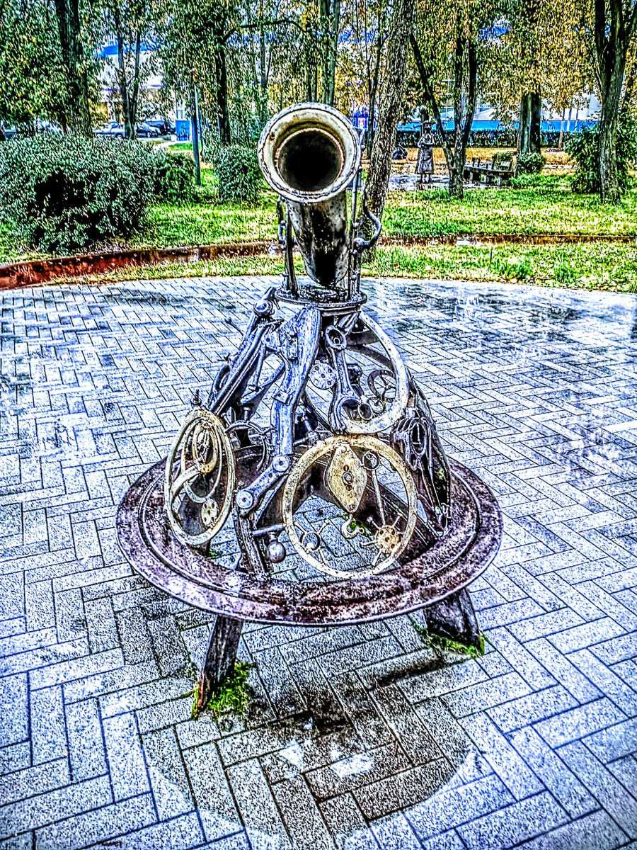 Телескоп в парке "Знаки зодиака". Фотография сделана автором данного дзен канала на личный смартфон. Все фото: канал "Сергей Насекайло. Заметки инвалида по зрению".