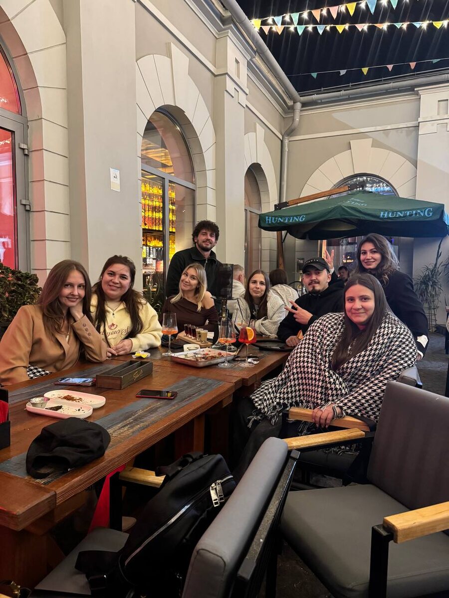 Не спрашивайте что с моим лицом, я не всегда такая😅