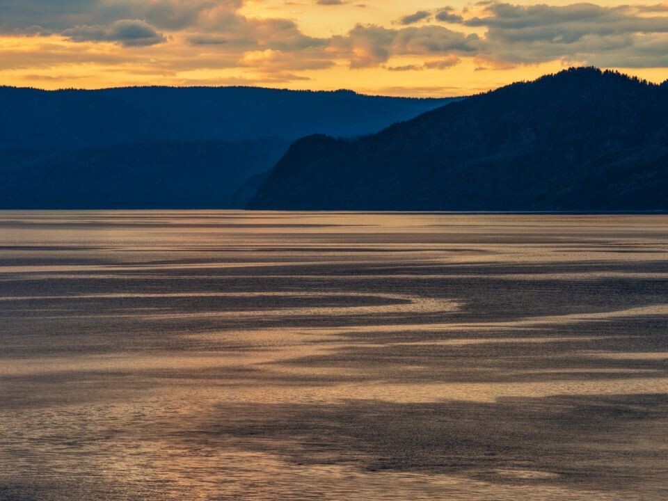    Закат над Телецким озером. Источник: Алтайский биосферный заповедник/Роман и Татьяна Воробьевы