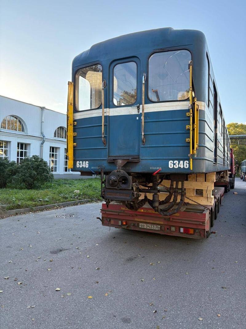    Вагон петербургского метро
