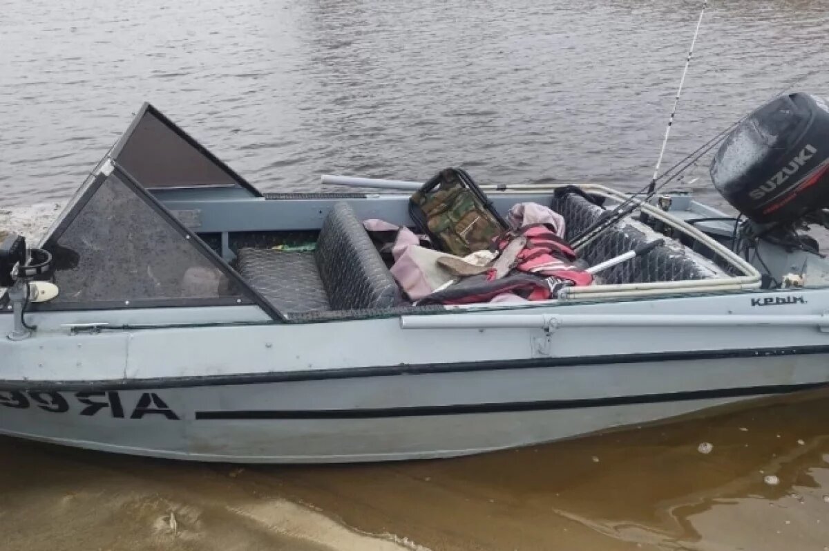    Спасатели эвакуировали двух рыбаков в Якутии