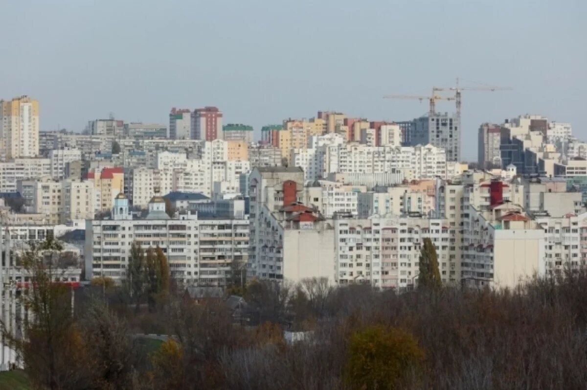    Восстановительные работы в Белгороде после обстрела ВСУ велись всю ночь