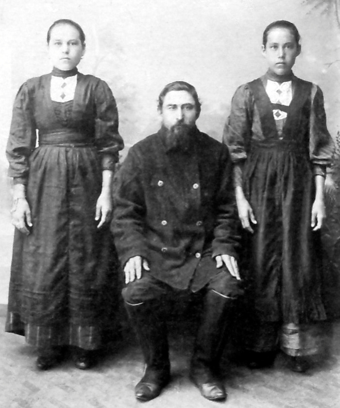 Кассельские нагайбаки. Начало XX в. Архив музея пос. Кассельский