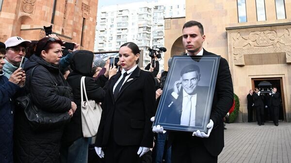 Тиграна Кеосаяна проводили в последний путь