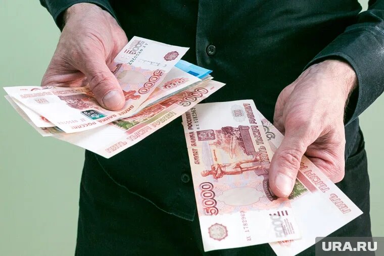 Работодатели обязаны индексировать зарплату россиян. Фото: Денис Моргунов © URA.RU