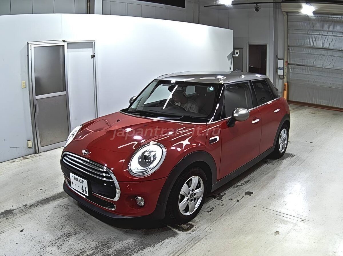 BMW MINI. Источник: скриншот из Телеграмм канала "Япония Транзит"