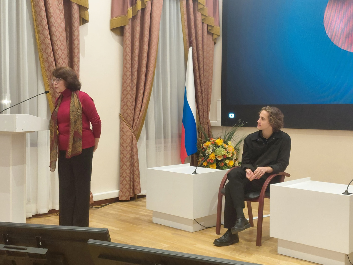 Руководитель киноклуба «Олимп» Светлана Александровна Старостина представляет гостя Пензы