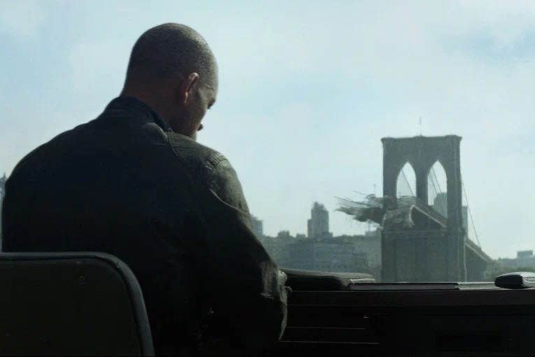 Кадр из фильма "Я - легенда", 2007, реж. Фрэнсис Лоуренс