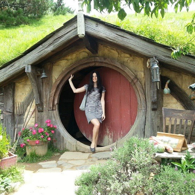 Хоббитон, естественно, я сразу полетела в Шир!