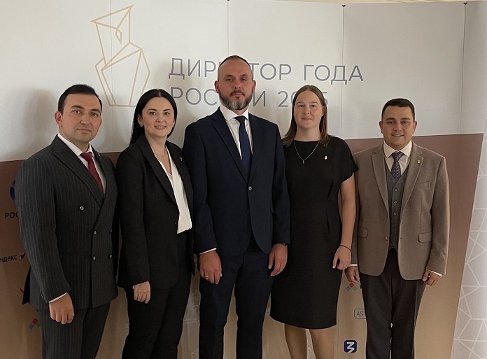    Александр Ситников (в центре). Фото пресс-службы Минпросвещения РФ