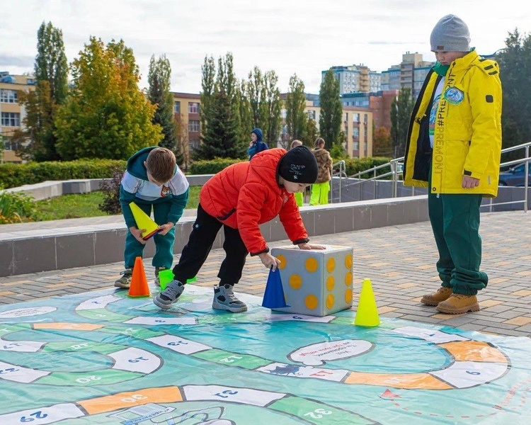     В Курске более 20 команд приняли участие в соревнованиях «Папа-старты»