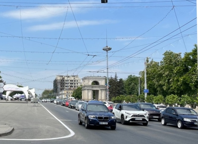 Официальный сайт мэрии Кишинёва chisinau.md📷
