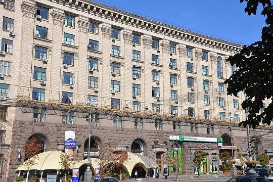    Массовый выезд мужчин за границу заставил сотни киевских ресторанов готовиться к закрытию