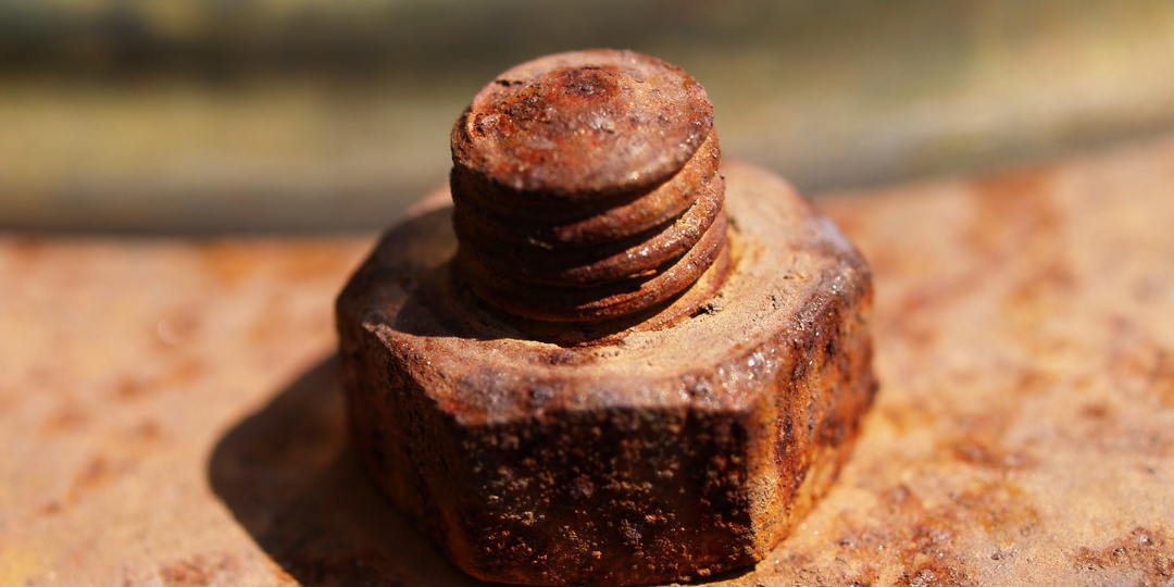 Любая гайка открутится даже через 15 лет: хитрость, про которую забыли