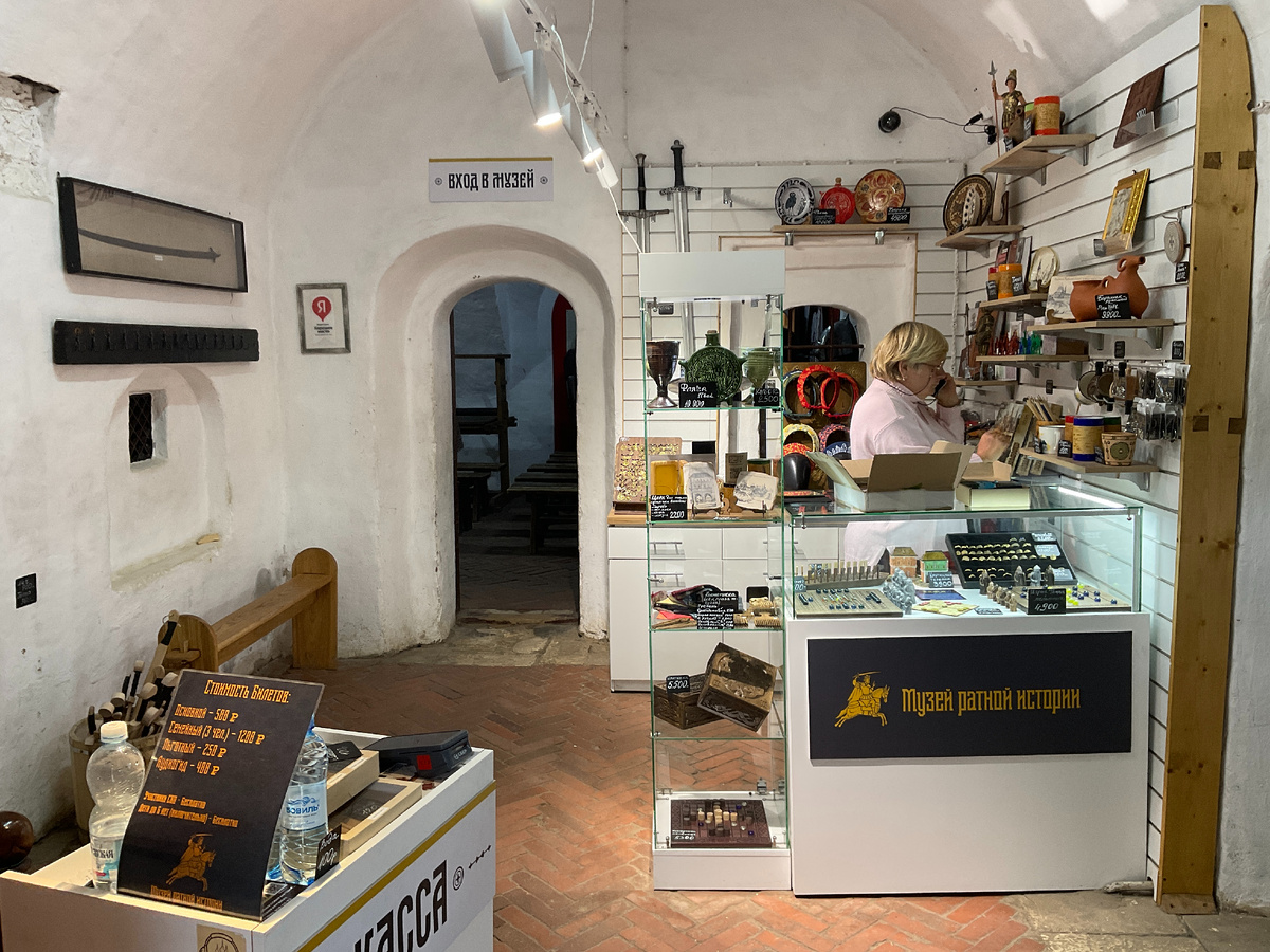 Отзывчивый персонал музея «Ратной истории Москвы». Фото автора.