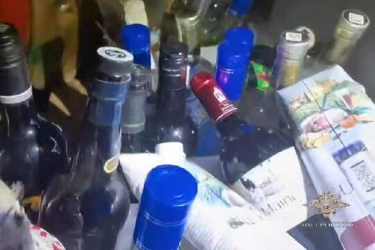    Обнаружен источник поставок убившего 25 жителей Ленобласти суррогатного алкоголя