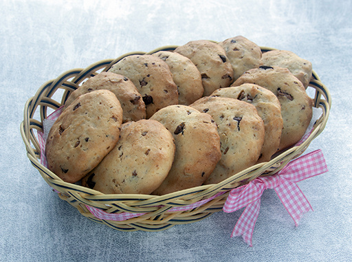 Печенье сметанное с шоколадом и орехами