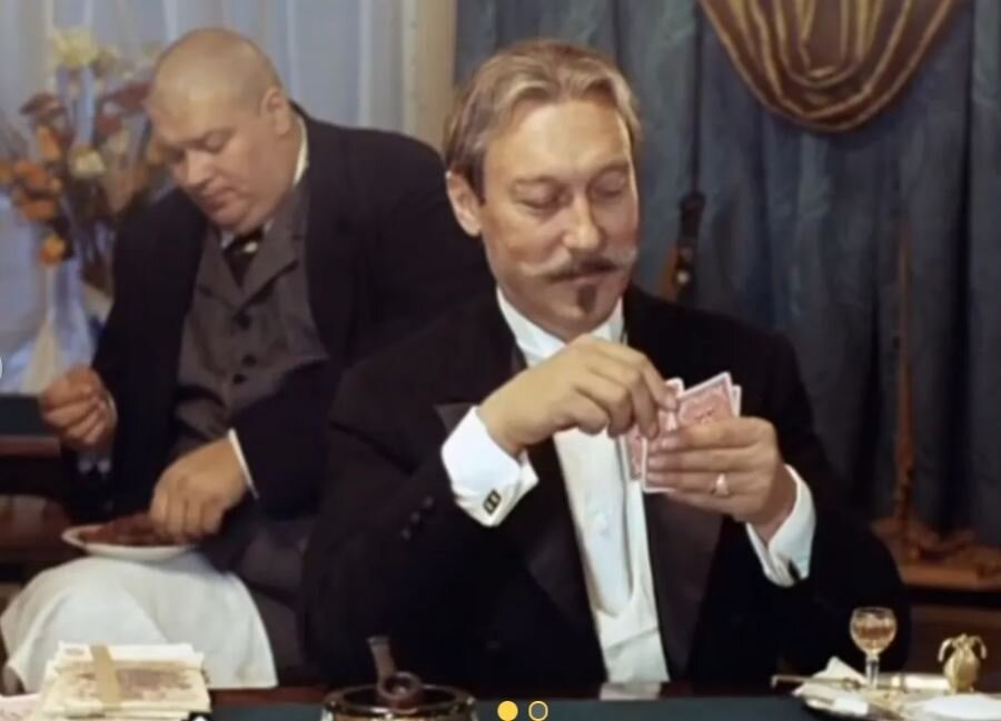 В галерее – кадры из российских фильмов Виталия Москаленко «Китайский сервиз» и Игоря Зайцева «Бендер: Начало»