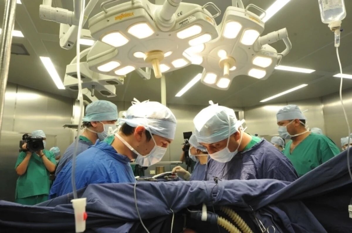    Операция по замене аортального клапана продолжается 1,5 часа и проходит без наркоза и болевых ощущений.