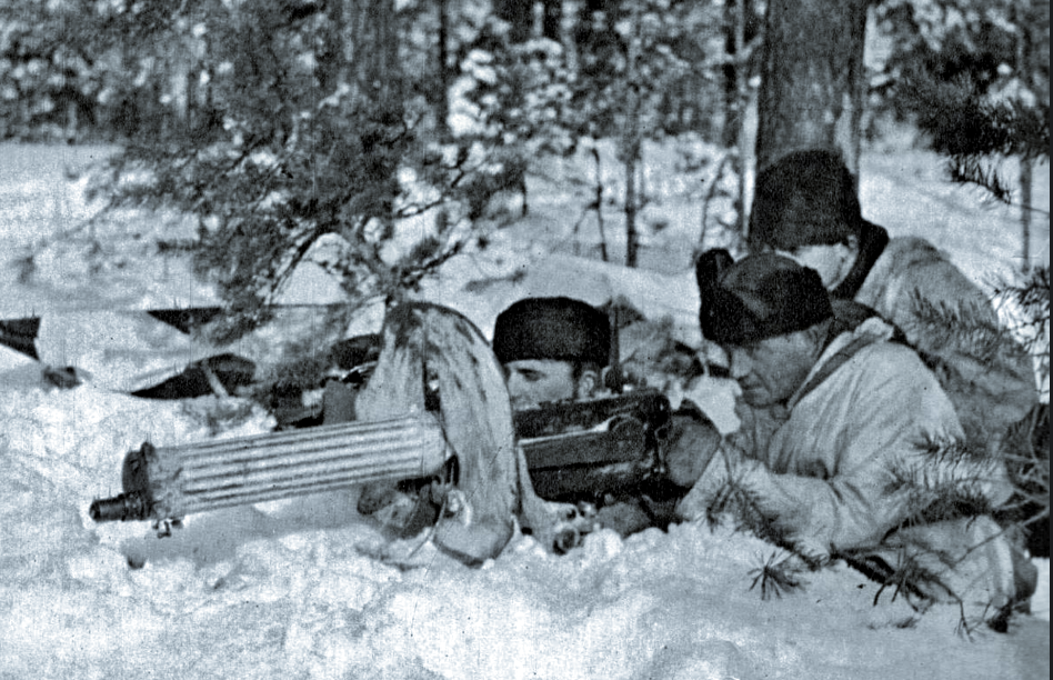 Пулемётчики Суоми с трофейным станкачом "Максим".