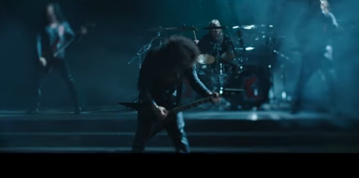 Кадр из клипа (не АЙ) 