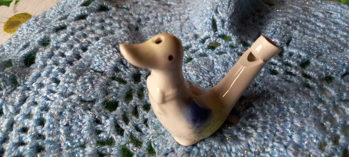 Уточка. Лазурная салфетка - работа моей мамы.