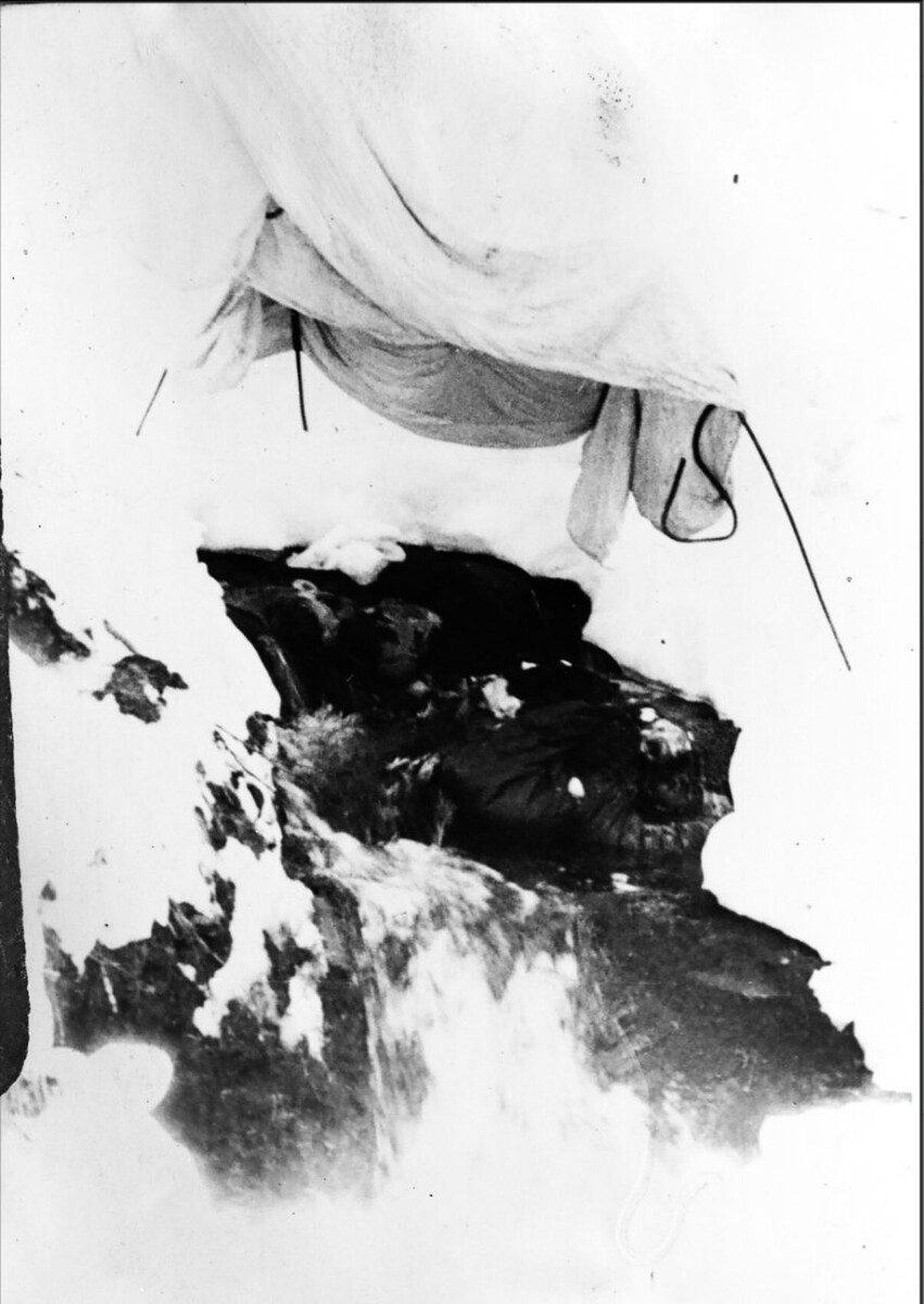 Фото 1  Навес