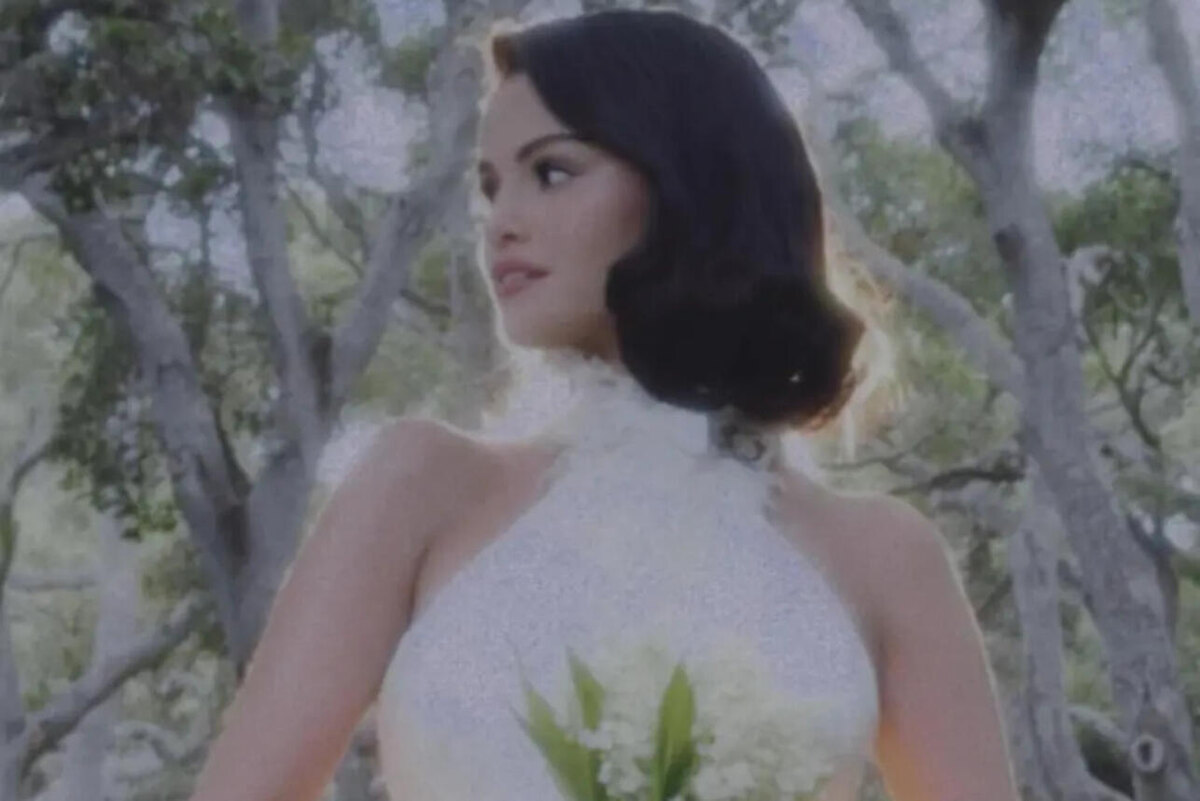    Селена Гомес вышла замуж в платье от Ralph Lauren Социальные Сети