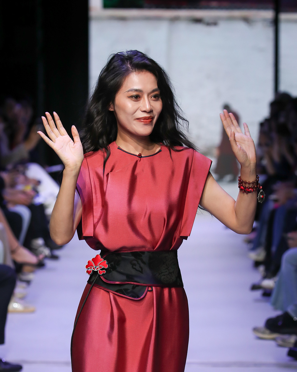    Ма Гуай после своего показа на Московской неделе моды