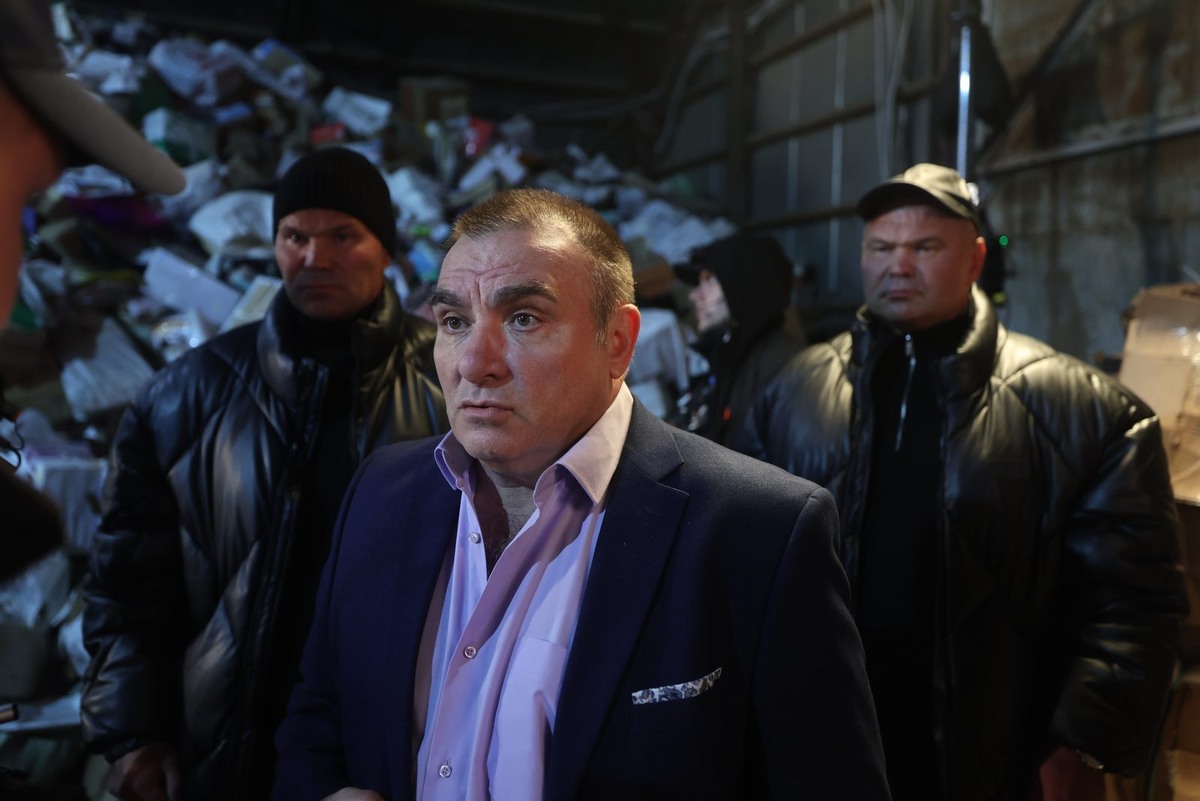 Сергей Векслер играет Монгола