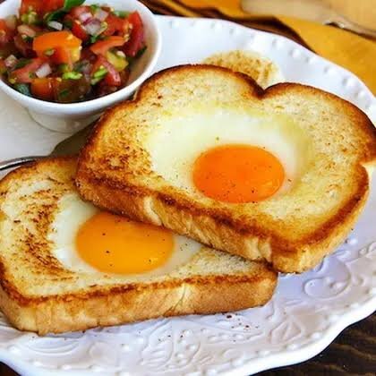 Яйца на завтрак: 7 способов, которые спасут даже ленивого».