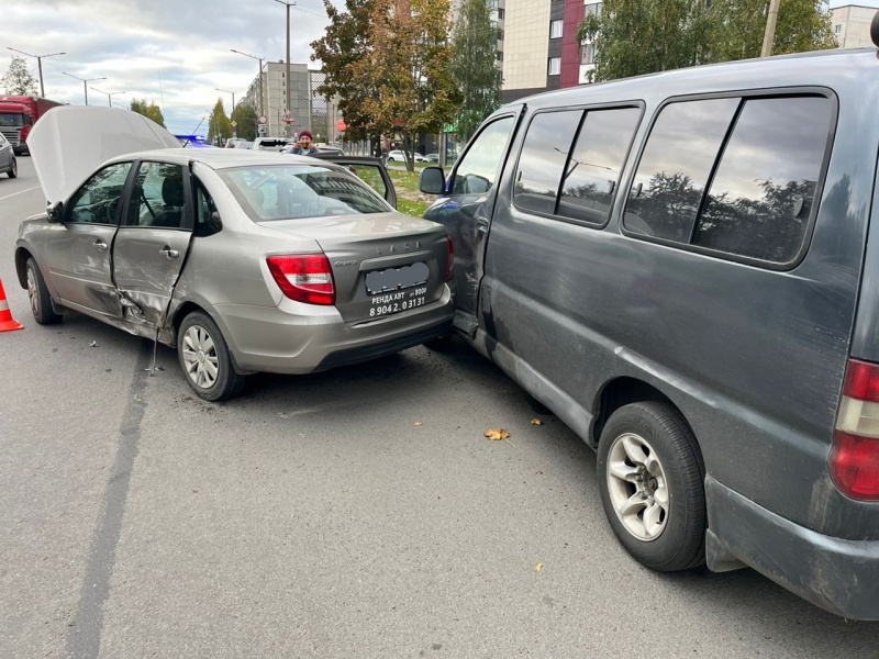   Массовая авария произошла в Петрозаводске, пострадала девушкаГАИ Петрозаводска